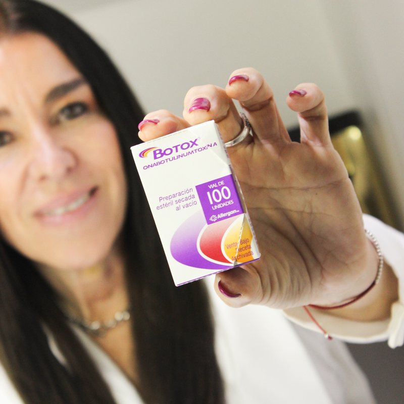 Caja de Botox, toxina botulínica, en el consultorio de By Calma Estética
